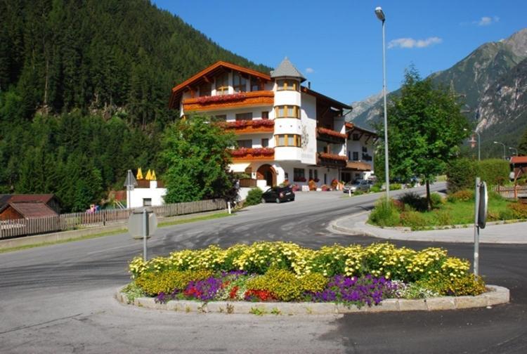 Hotel Troschana Флирш Экстерьер фото