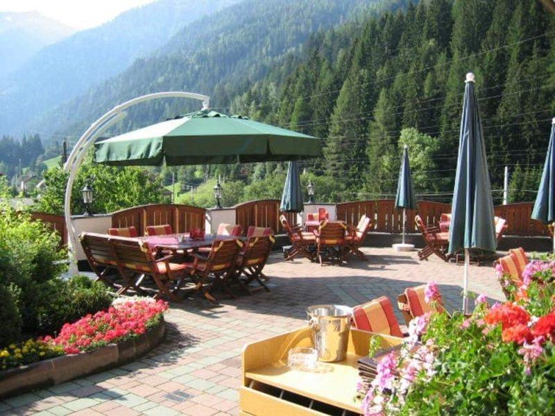 Hotel Troschana Флирш Экстерьер фото